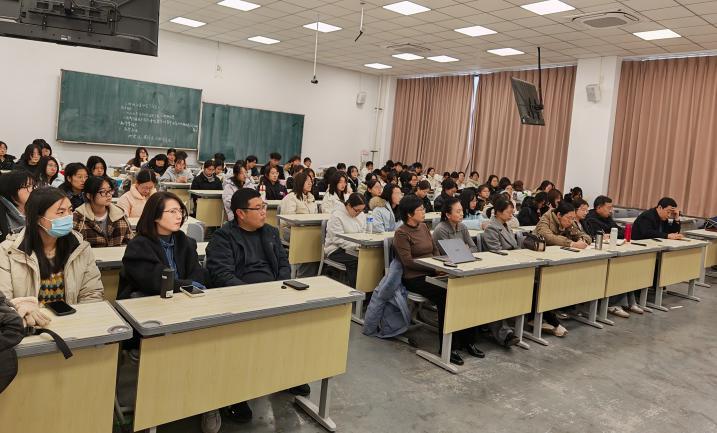 1.jpeg 教学副院长张振国出席会议
